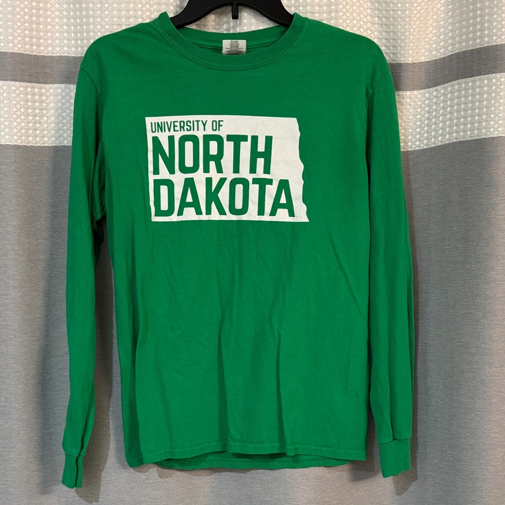 Gildan Green Ultra Cotton Shirt University of North Dakota